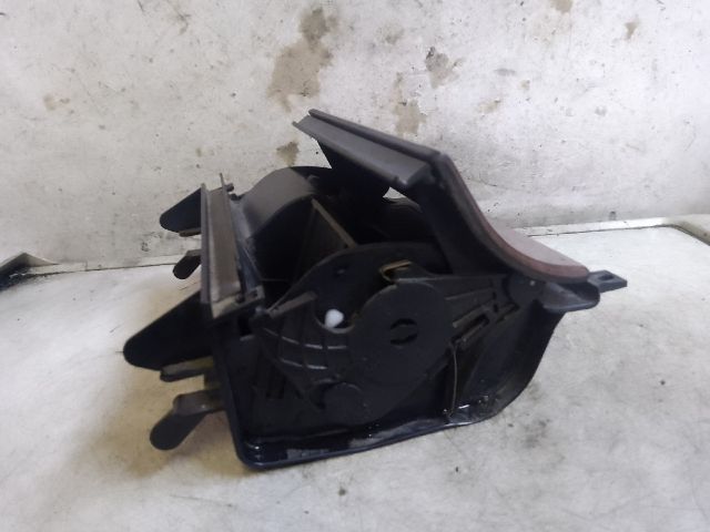 bontott MERCEDES-BENZ E-CLASS Első Hamutartó