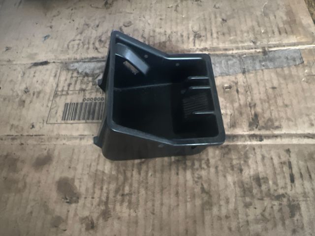 bontott MERCEDES-BENZ E-CLASS Első Hamutartó