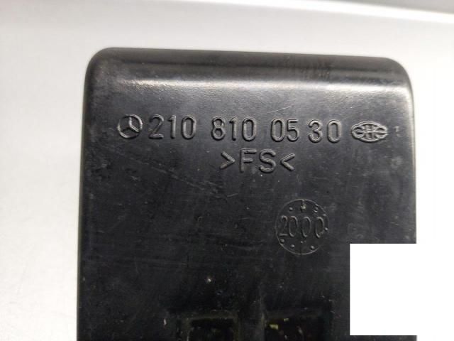 bontott MERCEDES-BENZ E-CLASS Első Hamutartó