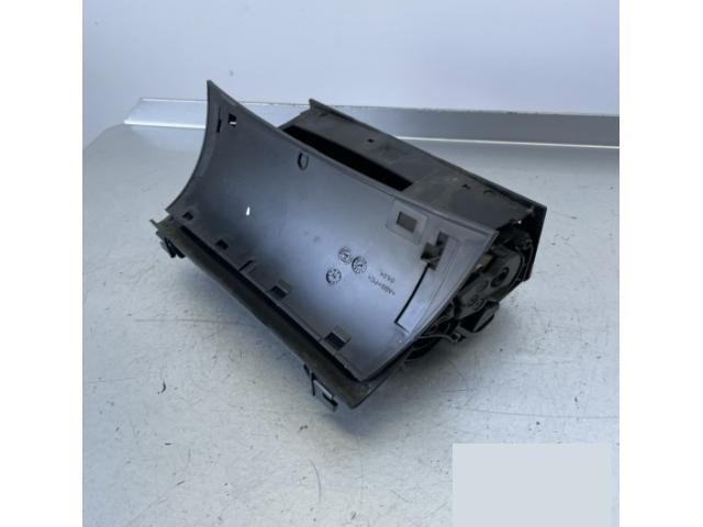 bontott MERCEDES-BENZ E-CLASS Első Hamutartó