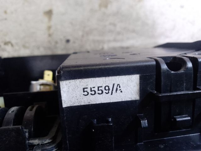 bontott MERCEDES-BENZ E-CLASS Első Hamutartó