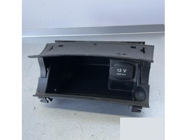 bontott MERCEDES-BENZ E-CLASS Első Hamutartó