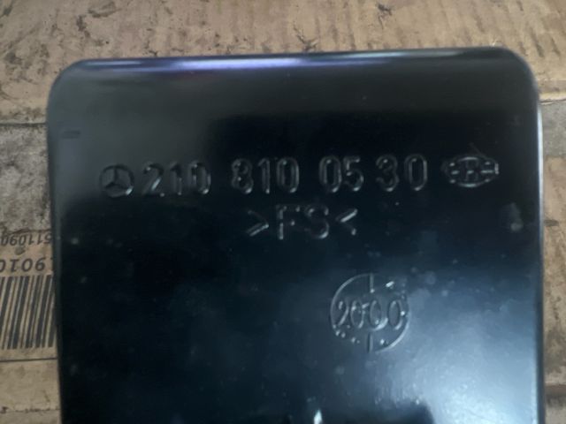 bontott MERCEDES-BENZ E-CLASS Első Hamutartó