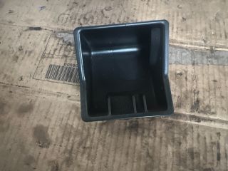 bontott MERCEDES-BENZ E-CLASS Első Hamutartó