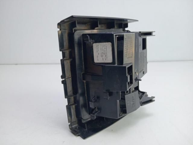 bontott MERCEDES-BENZ E-CLASS Első Hamutartó