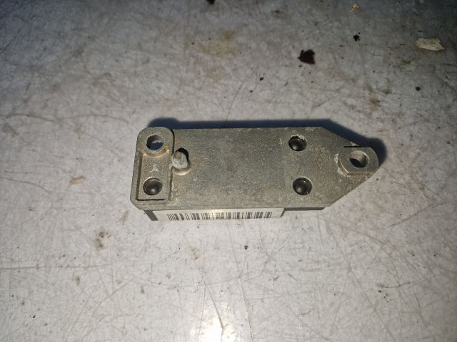 bontott MERCEDES-BENZ E-CLASS Első Középső Ütközés Érzékelő (Homlokfalon)