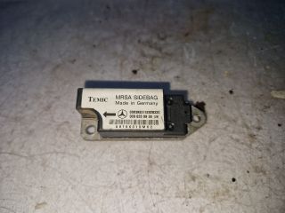 bontott MERCEDES-BENZ E-CLASS Első Középső Ütközés Érzékelő (Homlokfalon)