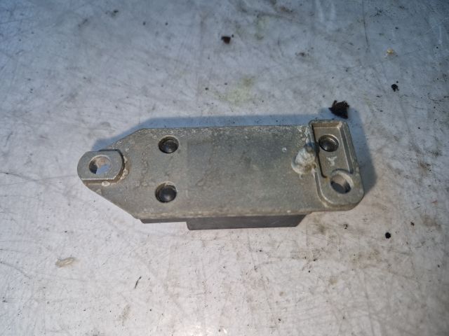 bontott MERCEDES-BENZ E-CLASS Első Középső Ütközés Érzékelő (Homlokfalon)