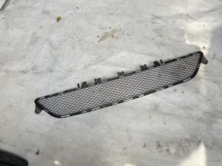 bontott MERCEDES-BENZ E-CLASS Első Lökhárító Alsó Középső Díszrács