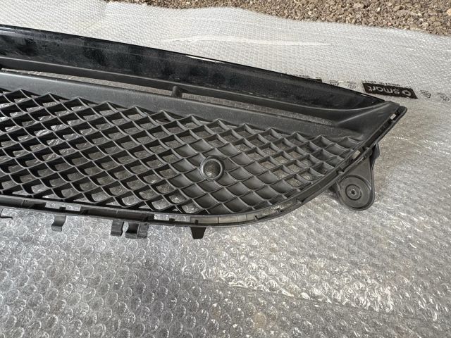 bontott MERCEDES-BENZ E-CLASS Első Lökhárító Alsó (Műanyag)