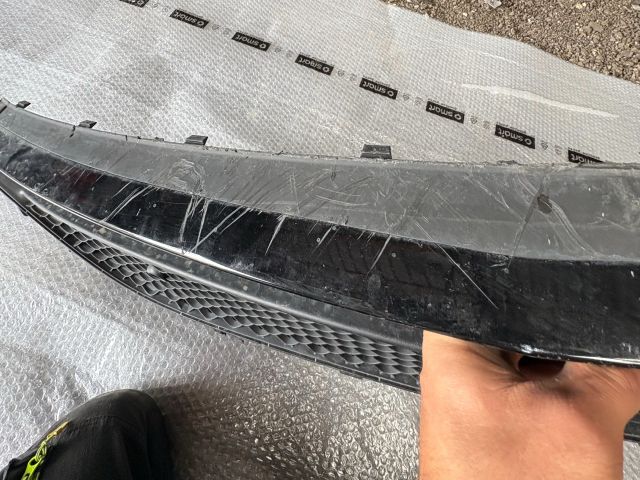 bontott MERCEDES-BENZ E-CLASS Első Lökhárító Alsó (Műanyag)