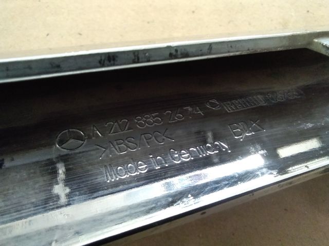 bontott MERCEDES-BENZ E-CLASS Első Lökhárító Díszléc