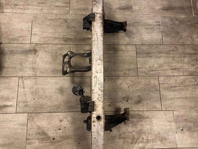 bontott MERCEDES-BENZ E-CLASS Első Lökhárító Merevítő (Fém)