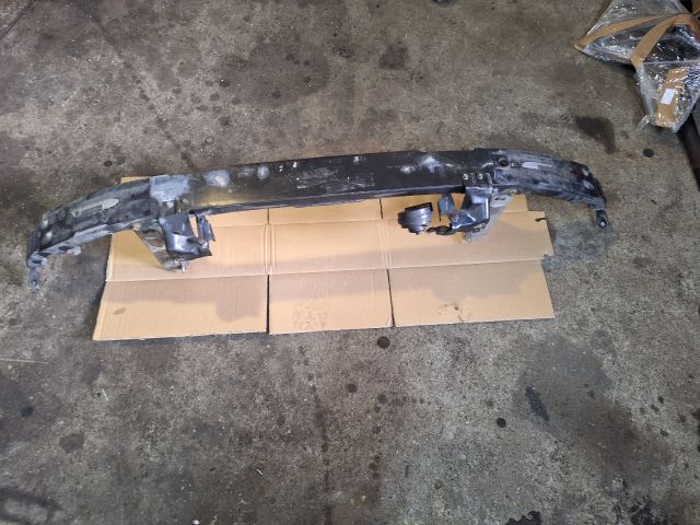 bontott MERCEDES-BENZ E-CLASS Első Lökhárító Merevítő (Fém)