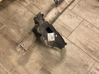 bontott MERCEDES-BENZ E-CLASS Első Lökhárító Merevítő (Fém)