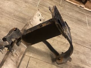 bontott MERCEDES-BENZ E-CLASS Első Lökhárító Merevítő (Fém)