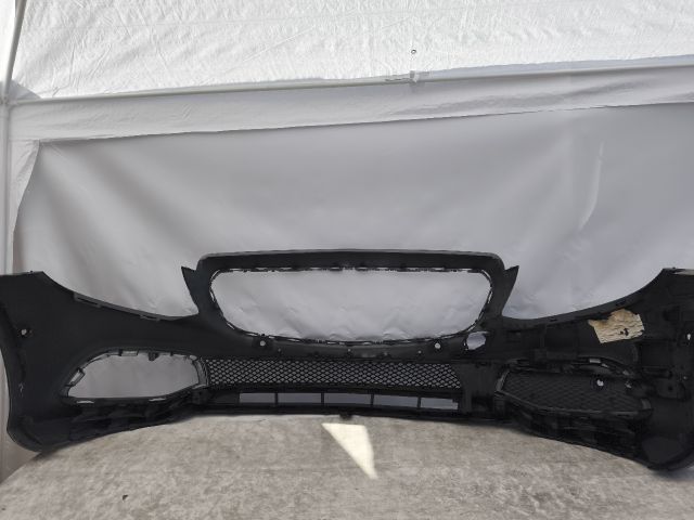 bontott MERCEDES-BENZ E-CLASS Első Lökhárító (Részeivel)