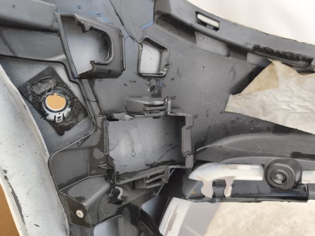 bontott MERCEDES-BENZ E-CLASS Első Lökhárító (Részeivel)