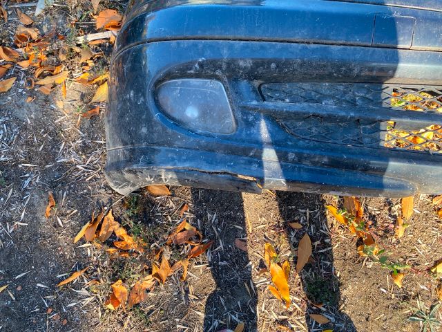 bontott MERCEDES-BENZ E-CLASS Első Lökhárító (Részeivel)