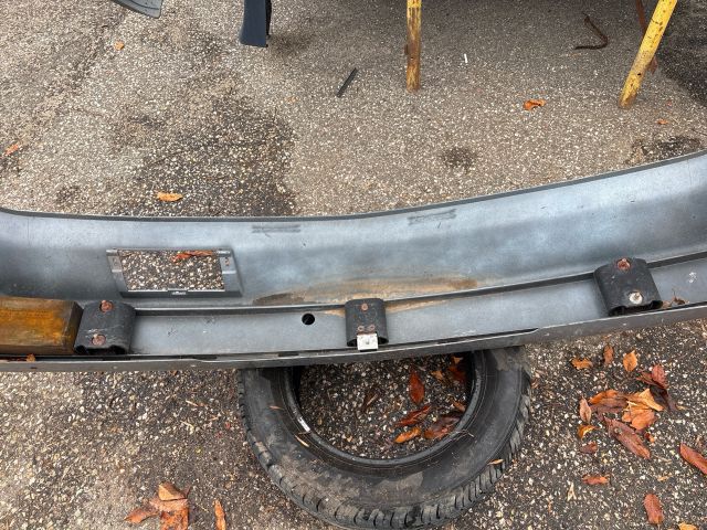 bontott MERCEDES-BENZ E-CLASS Első Lökhárító (Részeivel)