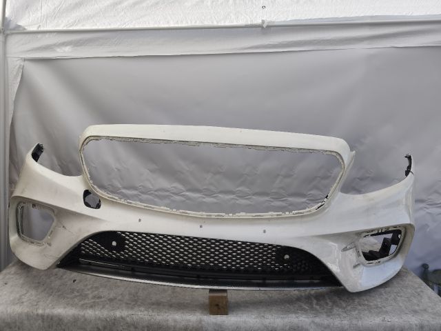 bontott MERCEDES-BENZ E-CLASS Első Lökhárító (Részeivel)