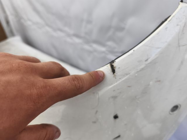 bontott MERCEDES-BENZ E-CLASS Első Lökhárító (Részeivel)