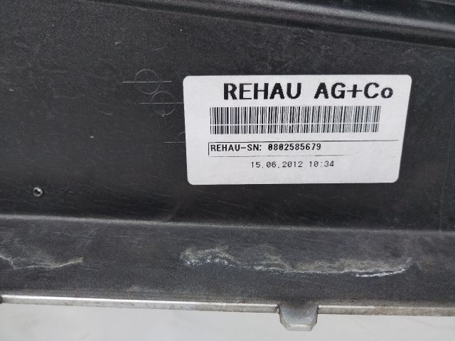 bontott MERCEDES-BENZ E-CLASS Első Lökhárító (Üresen)