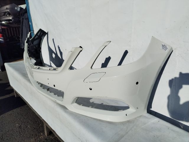 bontott MERCEDES-BENZ E-CLASS Első Lökhárító (Üresen)