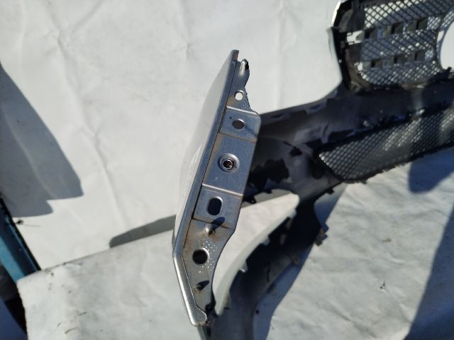 bontott MERCEDES-BENZ E-CLASS Első Lökhárító (Üresen)