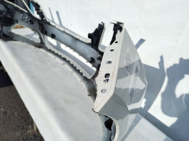 bontott MERCEDES-BENZ E-CLASS Első Lökhárító (Üresen)