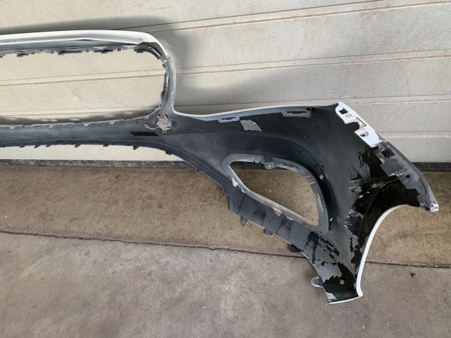 bontott MERCEDES-BENZ E-CLASS Első Lökhárító (Üresen)