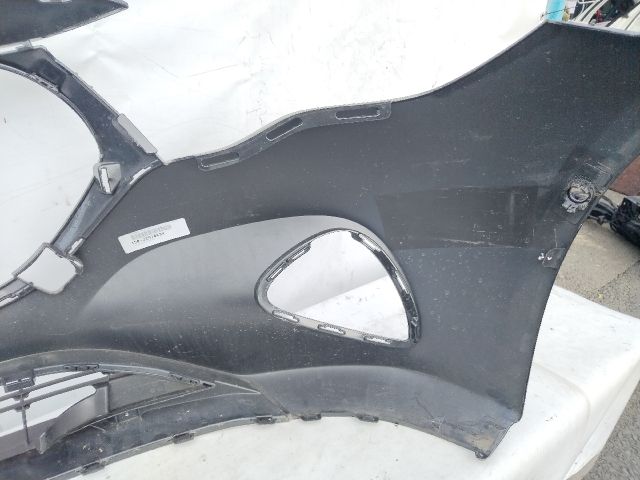 bontott MERCEDES-BENZ E-CLASS Első Lökhárító (Üresen)