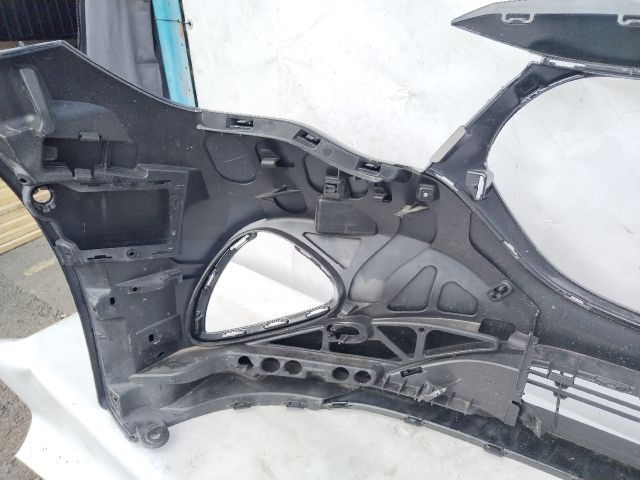 bontott MERCEDES-BENZ E-CLASS Első Lökhárító (Üresen)