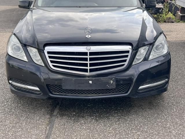 bontott MERCEDES-BENZ E-CLASS Első Lökhárító (Üresen)