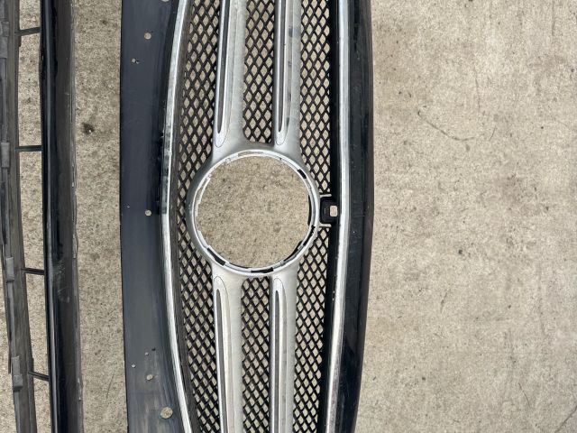 bontott MERCEDES-BENZ E-CLASS Első Lökhárító (Üresen)