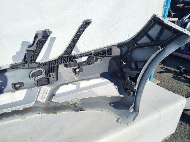 bontott MERCEDES-BENZ E-CLASS Első Lökhárító (Üresen)