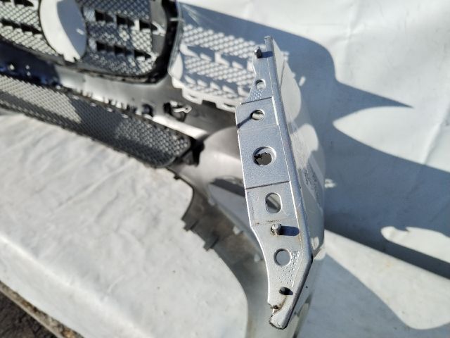 bontott MERCEDES-BENZ E-CLASS Első Lökhárító (Üresen)