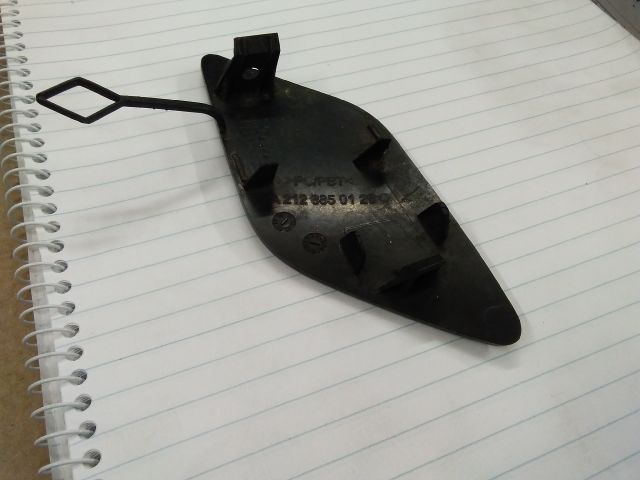 bontott MERCEDES-BENZ E-CLASS Első Vonószem Burkolat