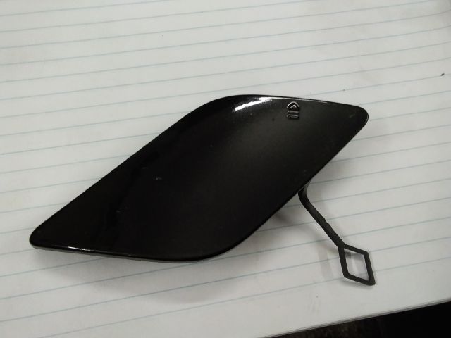 bontott MERCEDES-BENZ E-CLASS Első Vonószem Burkolat