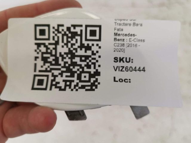 bontott MERCEDES-BENZ E-CLASS Első Vonószem Burkolat