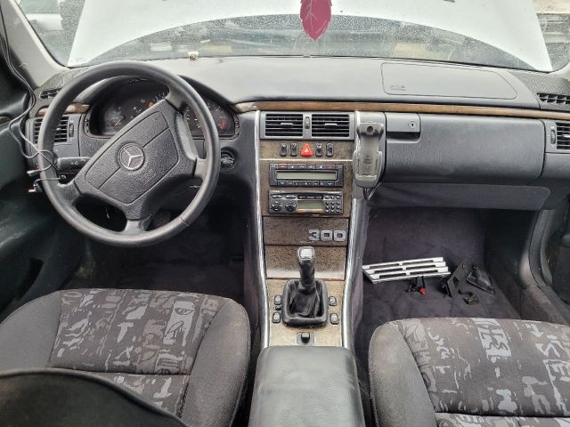 bontott MERCEDES-BENZ E-CLASS Emelő