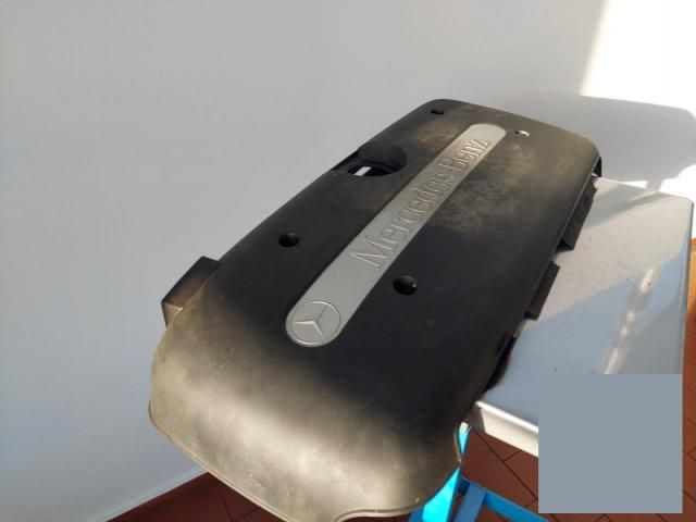 bontott MERCEDES-BENZ E-CLASS Felső Hűtőburkolat