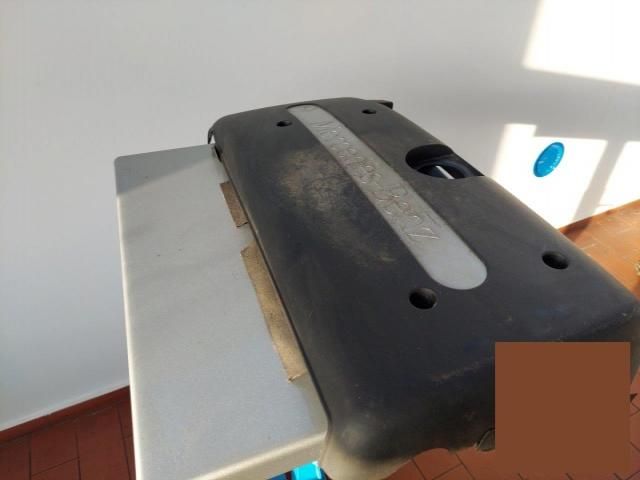 bontott MERCEDES-BENZ E-CLASS Felső Hűtőburkolat