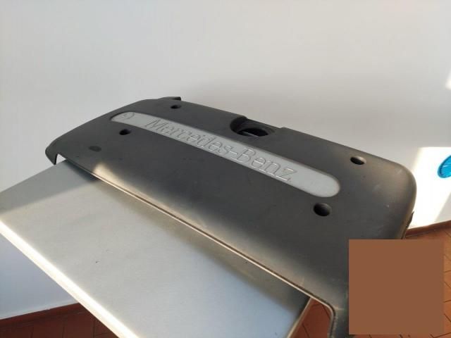 bontott MERCEDES-BENZ E-CLASS Felső Hűtőburkolat