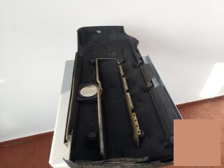 bontott MERCEDES-BENZ E-CLASS Felső Hűtőburkolat