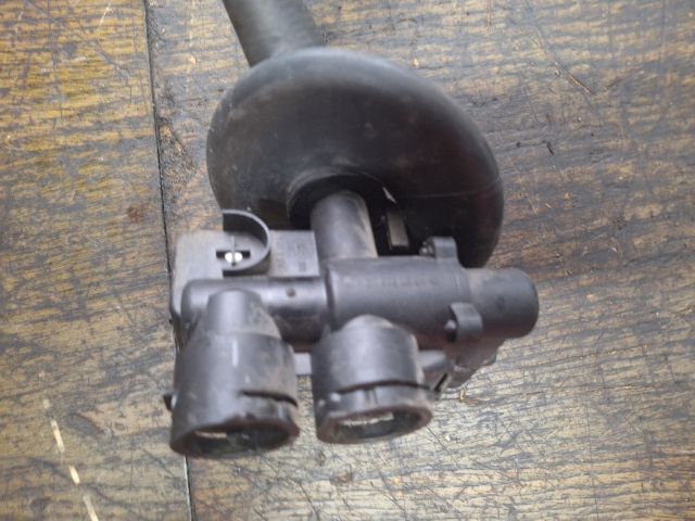 bontott MERCEDES-BENZ E-CLASS Fűtéscsap