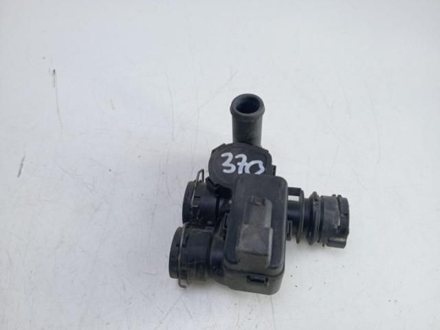 bontott MERCEDES-BENZ E-CLASS Fűtéscsap