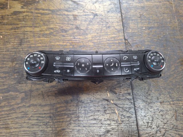 bontott MERCEDES-BENZ E-CLASS Fűtéskapcsoló (digit klímás)