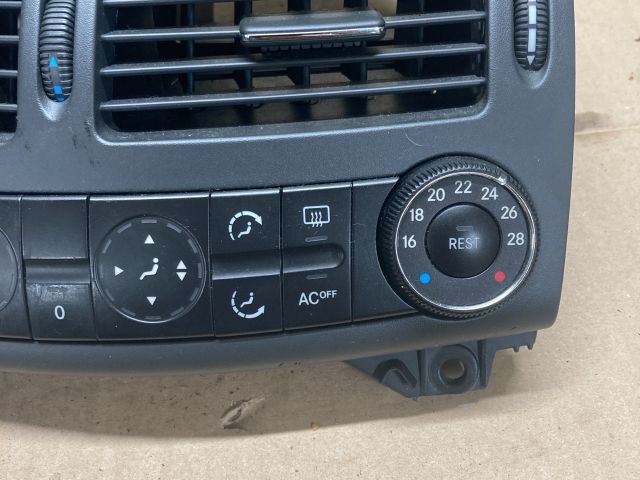 bontott MERCEDES-BENZ E-CLASS Fűtéskapcsoló (manuális klímás)