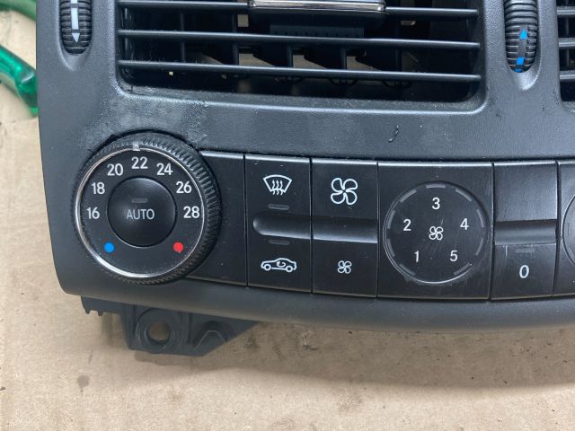 bontott MERCEDES-BENZ E-CLASS Fűtéskapcsoló (manuális klímás)